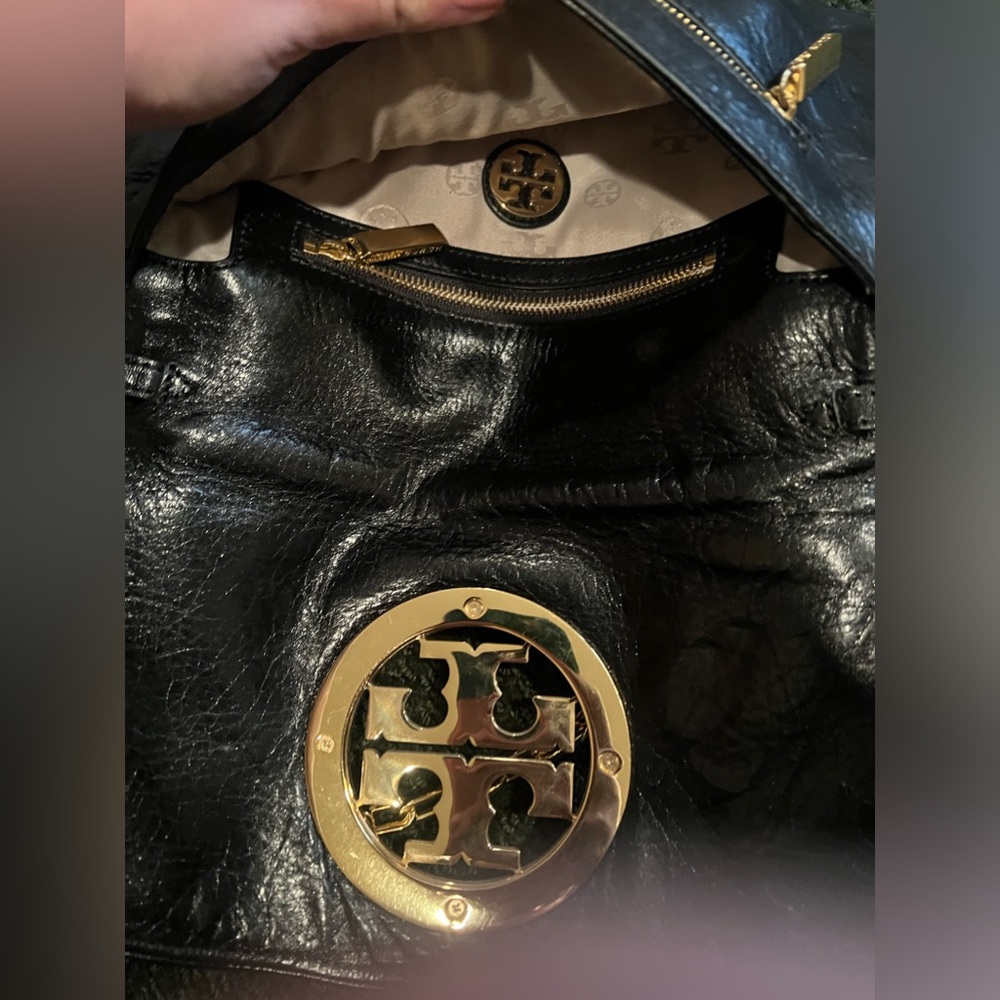 Tory Burch Reva Clutch medium size leather bag with removable adjustable strap - Picture 12 of 13